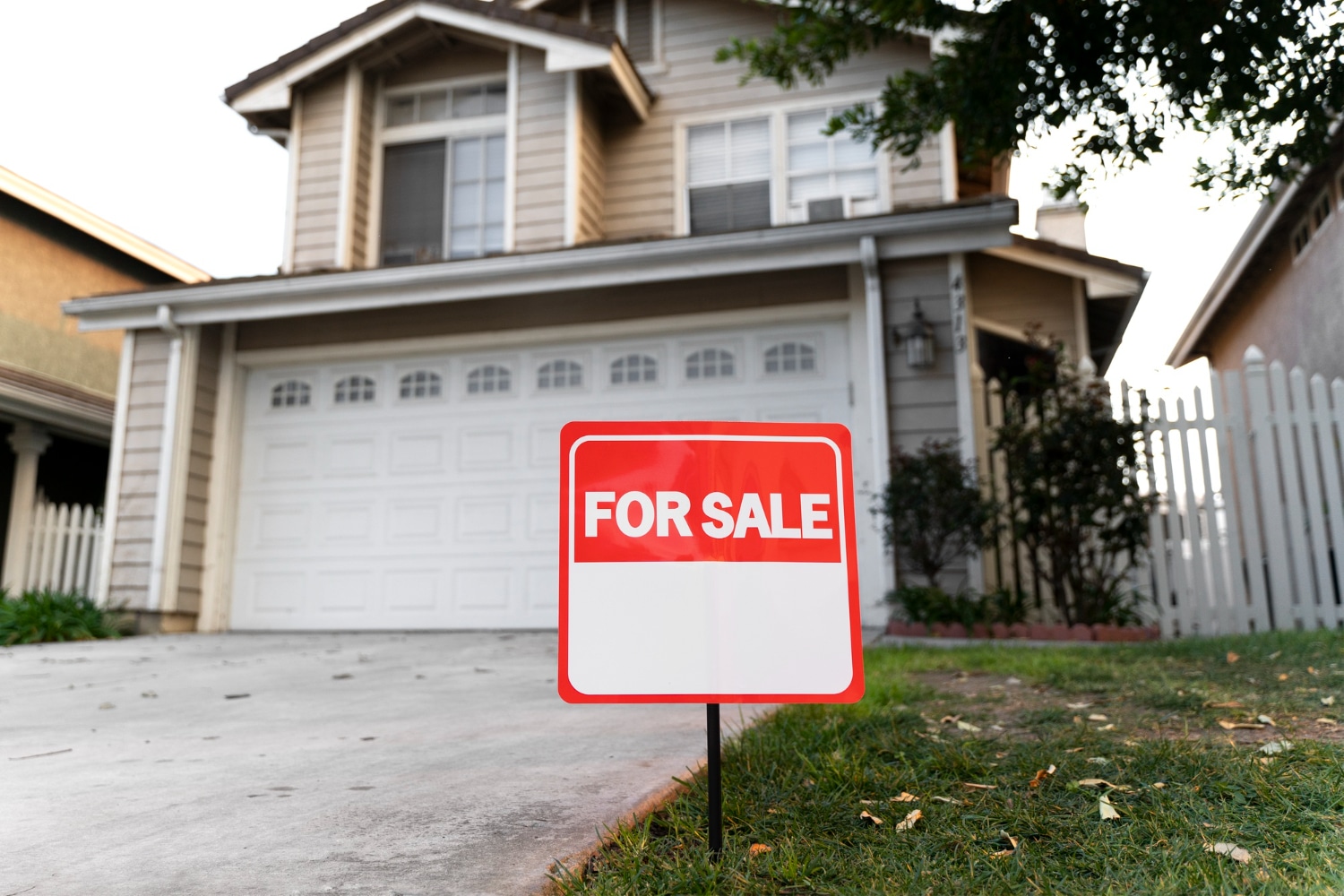 US housing recession could send home prices tumbling 20%, economist says